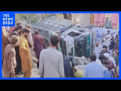 アフガニスタンで帰還した難民を乗せたトラックが横転　22人死亡｜TBS NEWS DIG